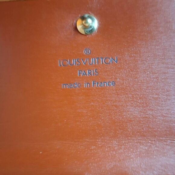 Louis Vuitton Epi Leather Wallet – Brown Bifold with Coin Pocket, Pre-Owned - Picture 3 of 10